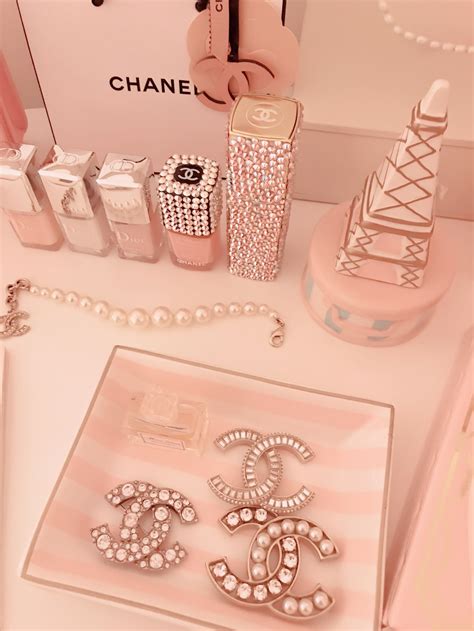 chanel pink wallpaper tumblr.